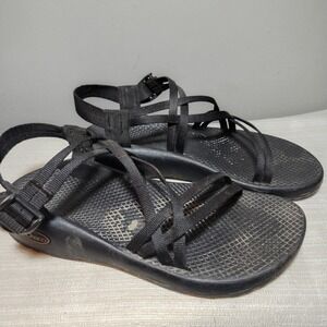 Chaco womens sandals size 6 Black
